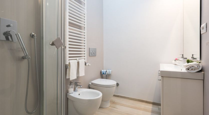 Photo of Waxing Quarter