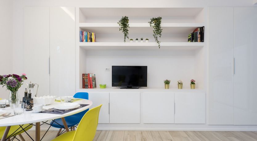 Photo of Waxing Quarter