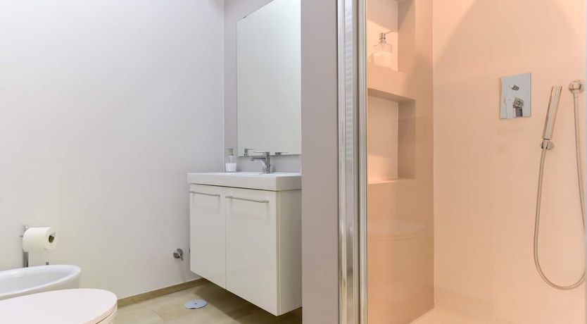 Photo of Waxing Quarter