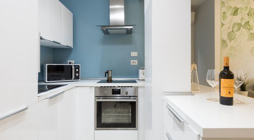 Photo of Waxing Quarter