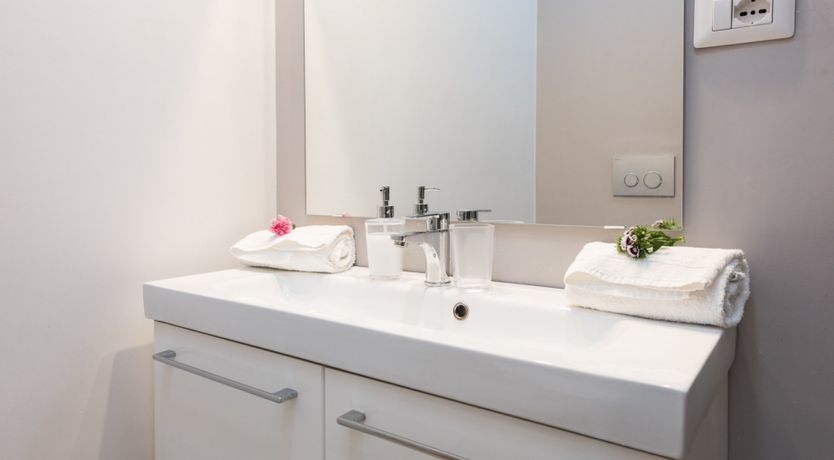 Photo of Waxing Quarter