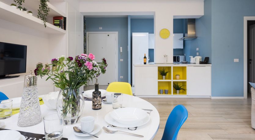 Photo of Waxing Quarter