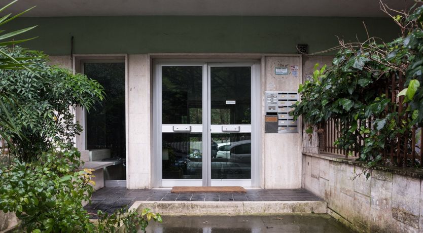 Photo of Waxing Quarter