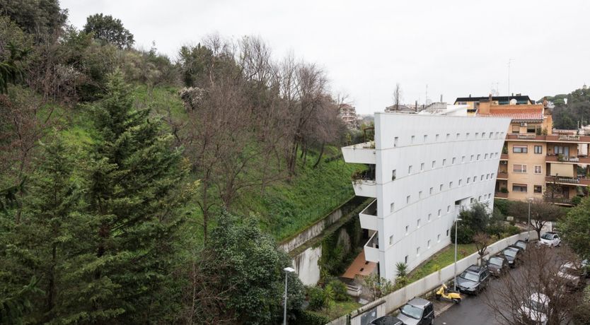 Photo of Waxing Quarter