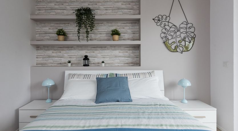 Photo of Waxing Quarter