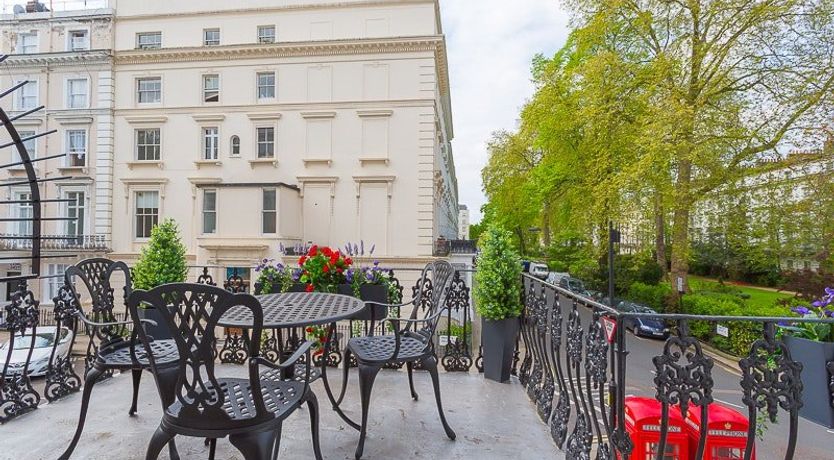 Photo of The Dancing Lady