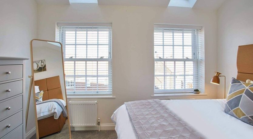 Photo of Bumblebee Jasper