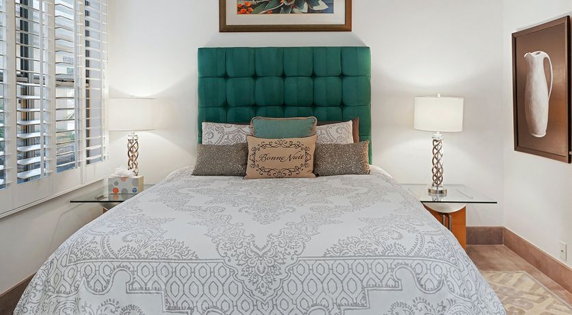 Photo of Shimmering Sienna