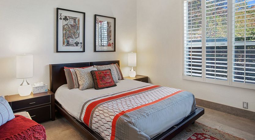 Photo of Shimmering Sienna