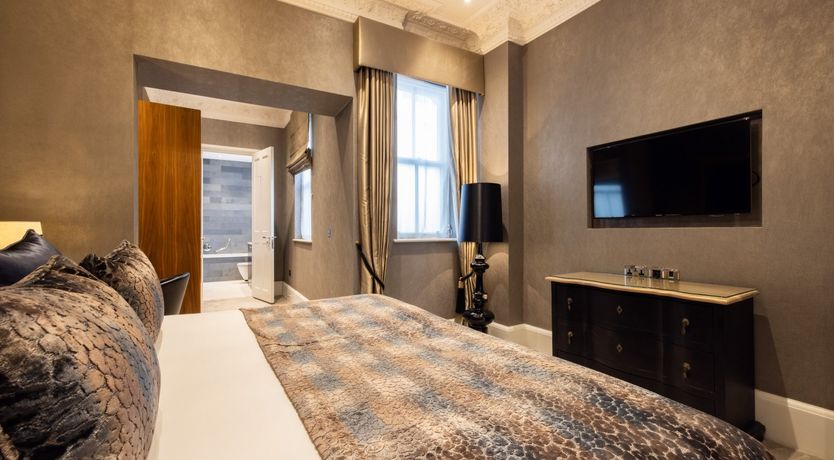 Photo of The Mayfair Suite I