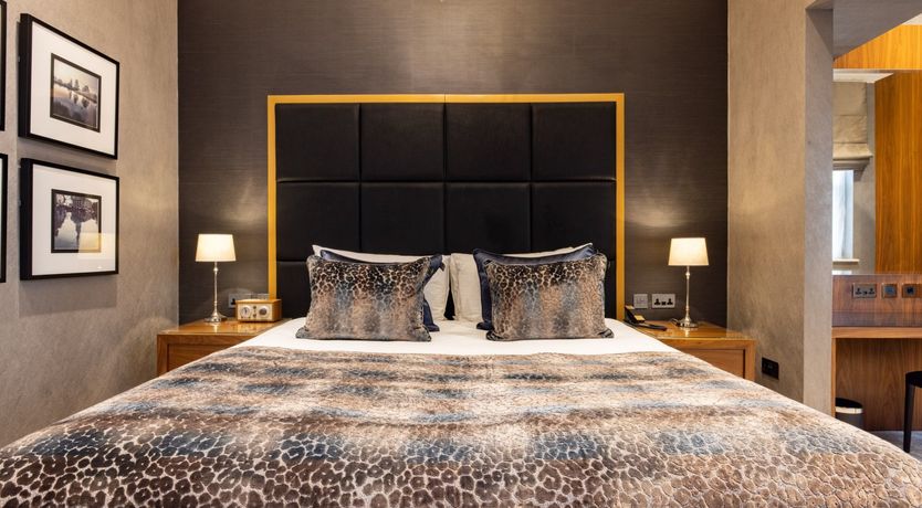 Photo of The Mayfair Suite I