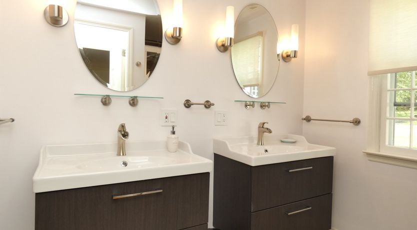 Photo of Crop And Saddle