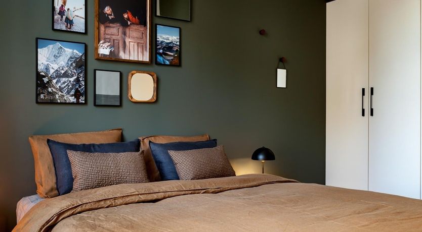 Photo of Angel in Anthracite