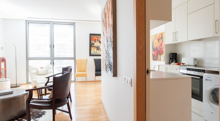 Photo of The Singing Butler