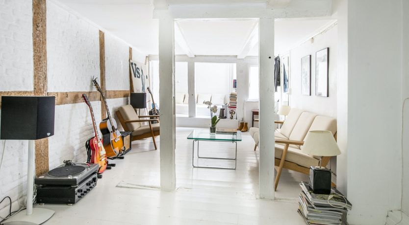 Photo of Polaroid Surfing