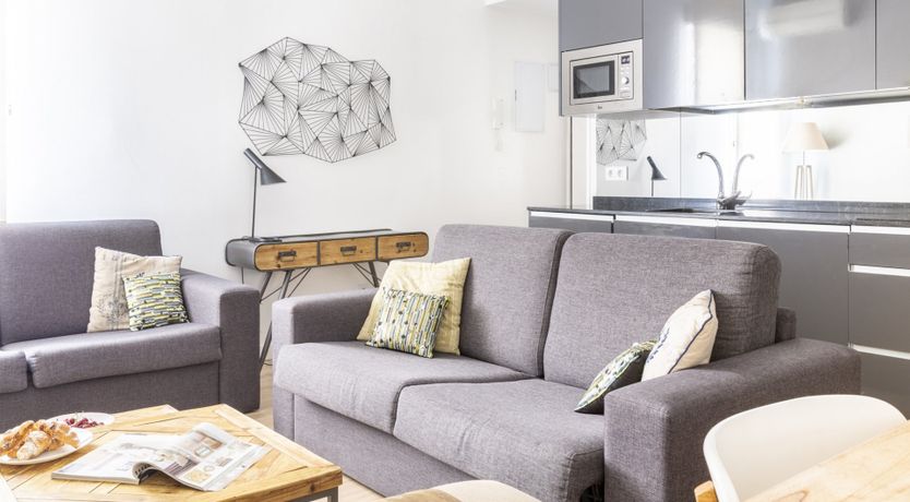 Photo of Beehive Mirror