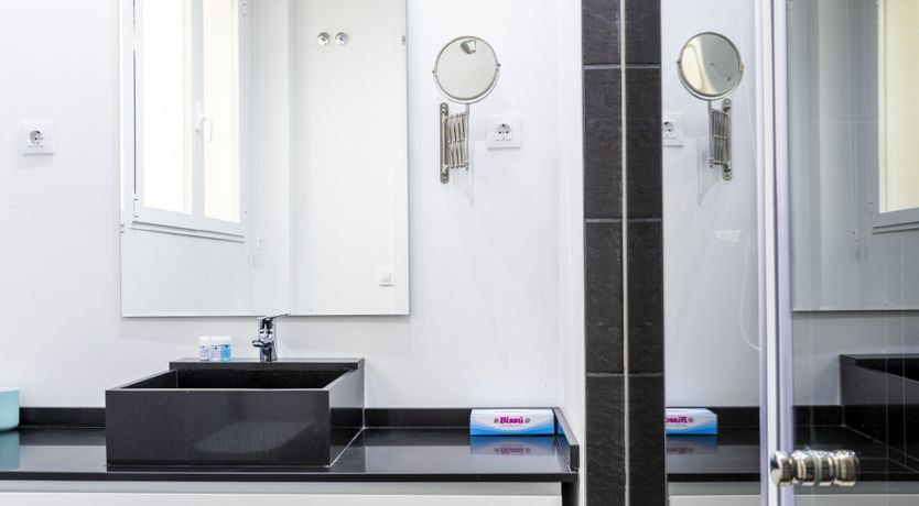 Photo of Beehive Mirror