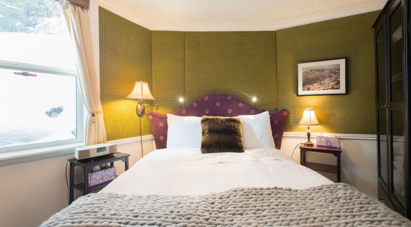 Photo of Yellow Me Blue