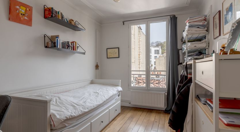 Photo of The Guitarist