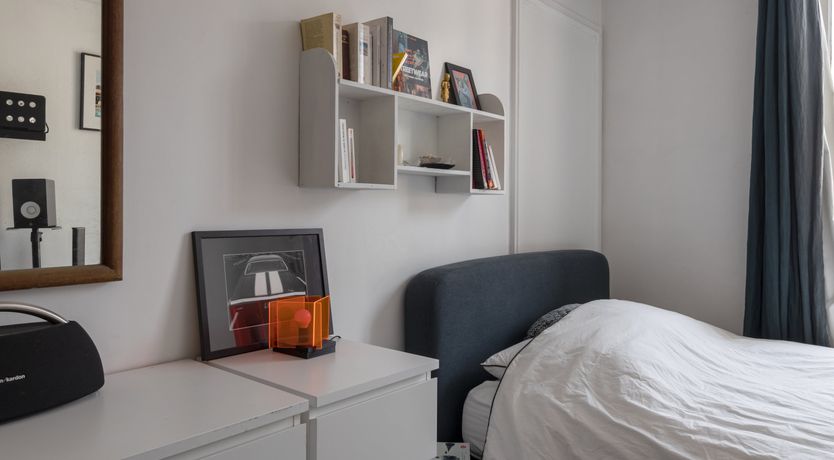 Photo of The Guitarist