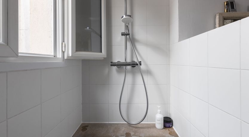 Photo of The Guitarist