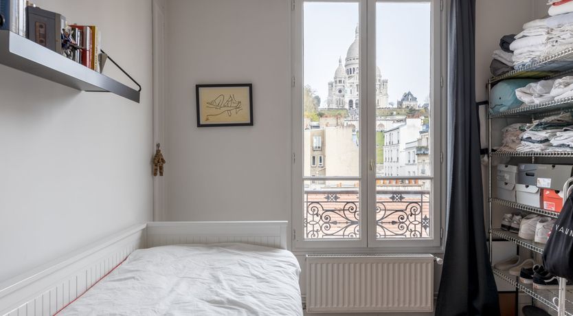 Photo of The Guitarist