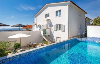 Brzic Apartment 2 Holiday Home