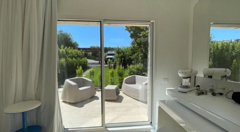 Photo of House Boat Small Holiday Home 2