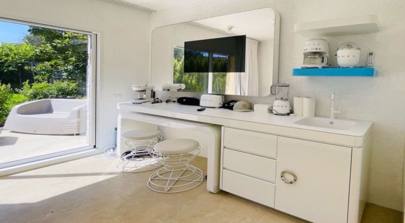 Photo of House Boat Small Holiday Home 2