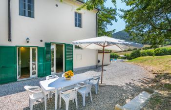 La Madonnina x 17 pax Holiday Home 4 Holiday Home