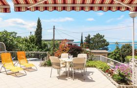 Manestar (CKV221) Apartment 2 Holiday Home