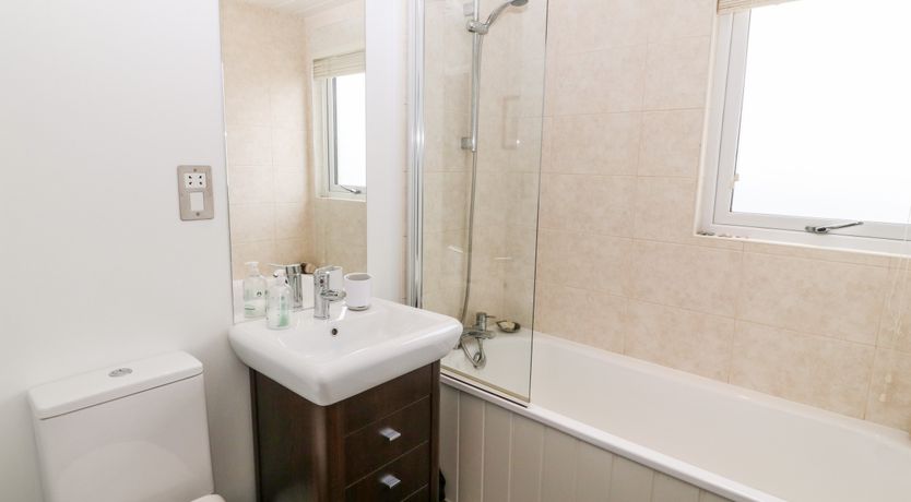 Photo of Sunstone Lodge (Garreg Haul Lodge)