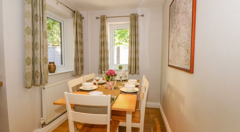 Photo of 6 Hunters Green Close