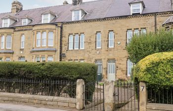 Heanor House Holiday Cottage