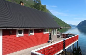 Njord (FJS603) Holiday Home