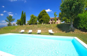Montebello Holiday Home