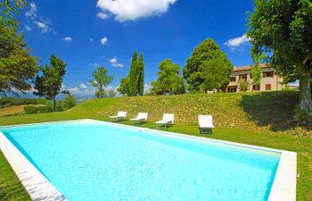 Montebello Holiday Home