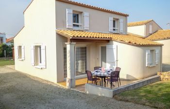 Brive 1 Holiday Home