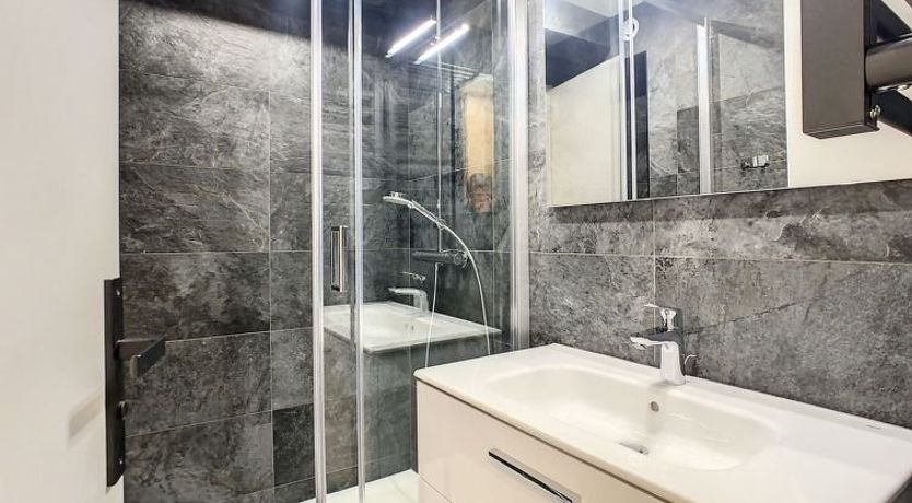 Photo of Chavière 716 Apartment 12