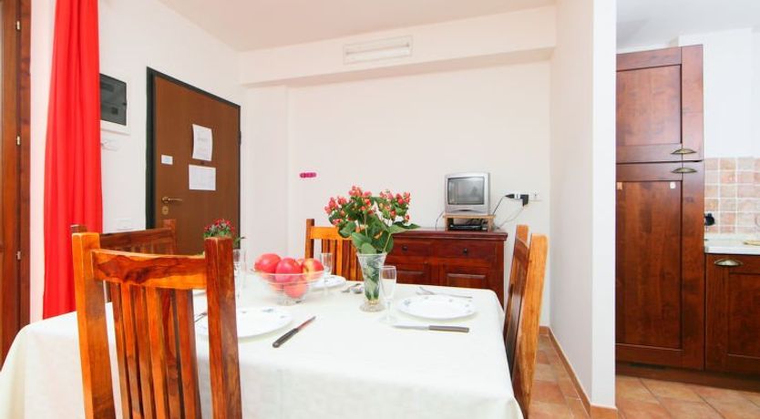 Photo of Oak Apartment 2