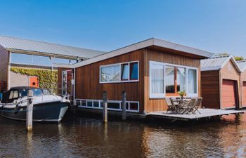 De Woude Apartment 2 Holiday Home