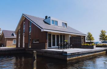 De Meerparel Holiday Home