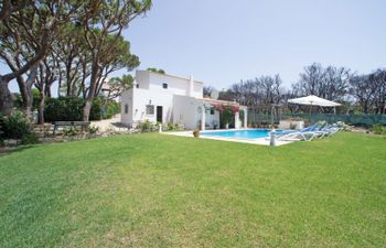 Estrela Holiday Home