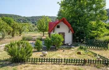 Little Castle Holiday Home