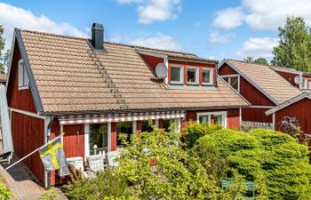 Mölltorp Holiday Home