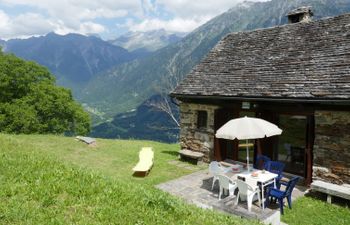 Rustico Tecc du Martin Holiday Home