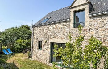 Courdiec Holiday Home
