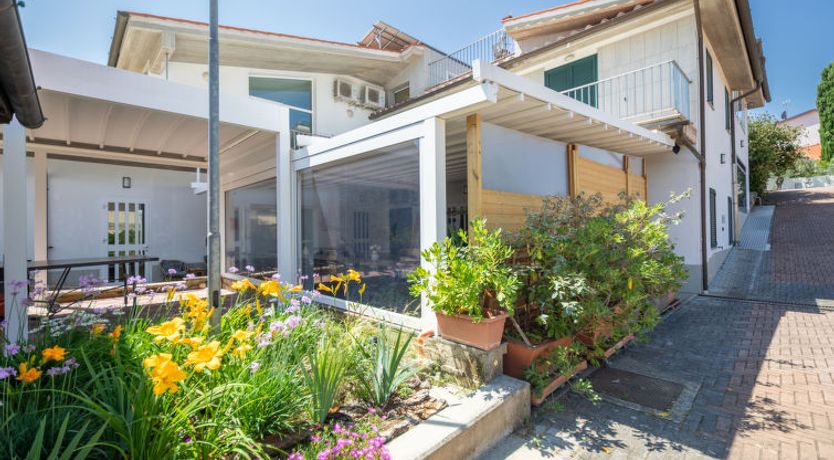 Photo of La Rosa Villa 3