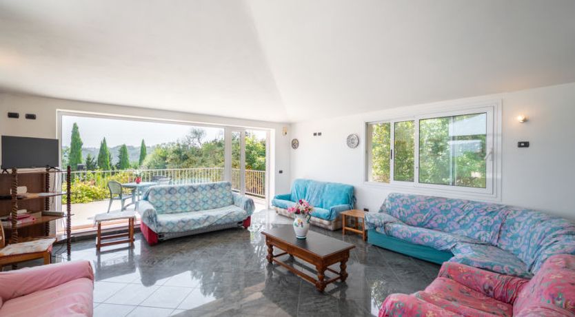 Photo of La Rosa Villa 3