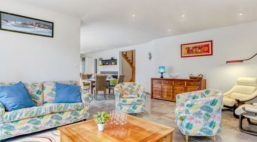 Photo of L'allée Couverte